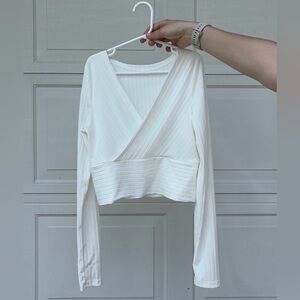 SHEIN V-Neck Cropped Long Sleeve 

Size Women’s XS